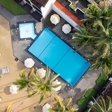 Ekho Surf Hotel Bentota Buitenkant foto