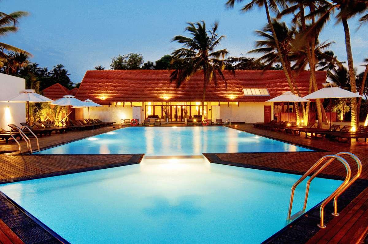 Ekho Surf Hotel Bentota Buitenkant foto