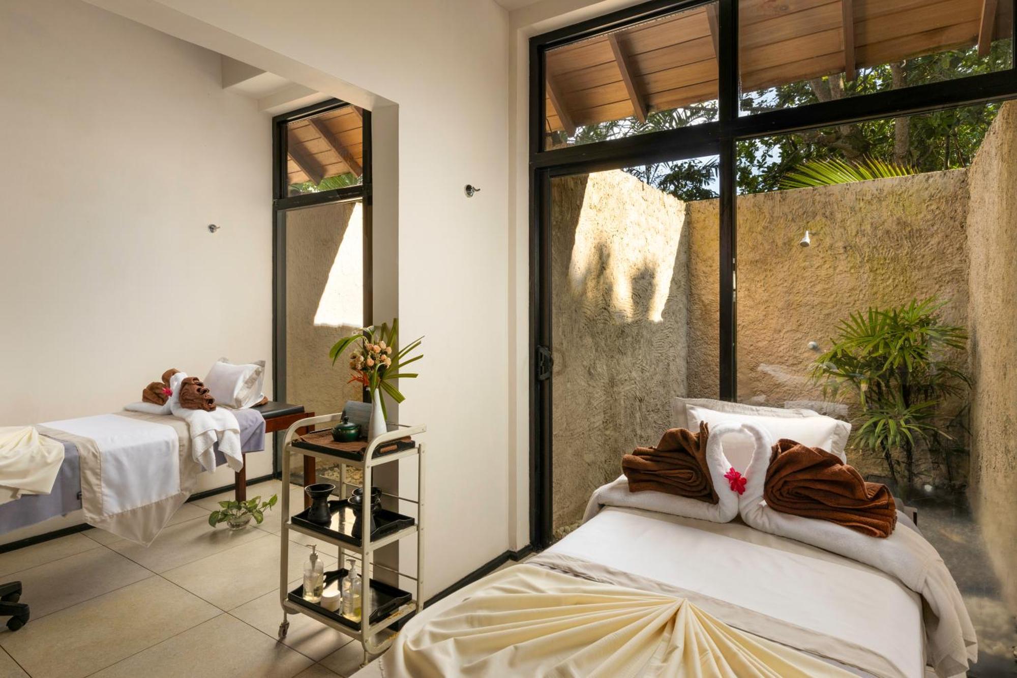 Ekho Surf Hotel Bentota Buitenkant foto