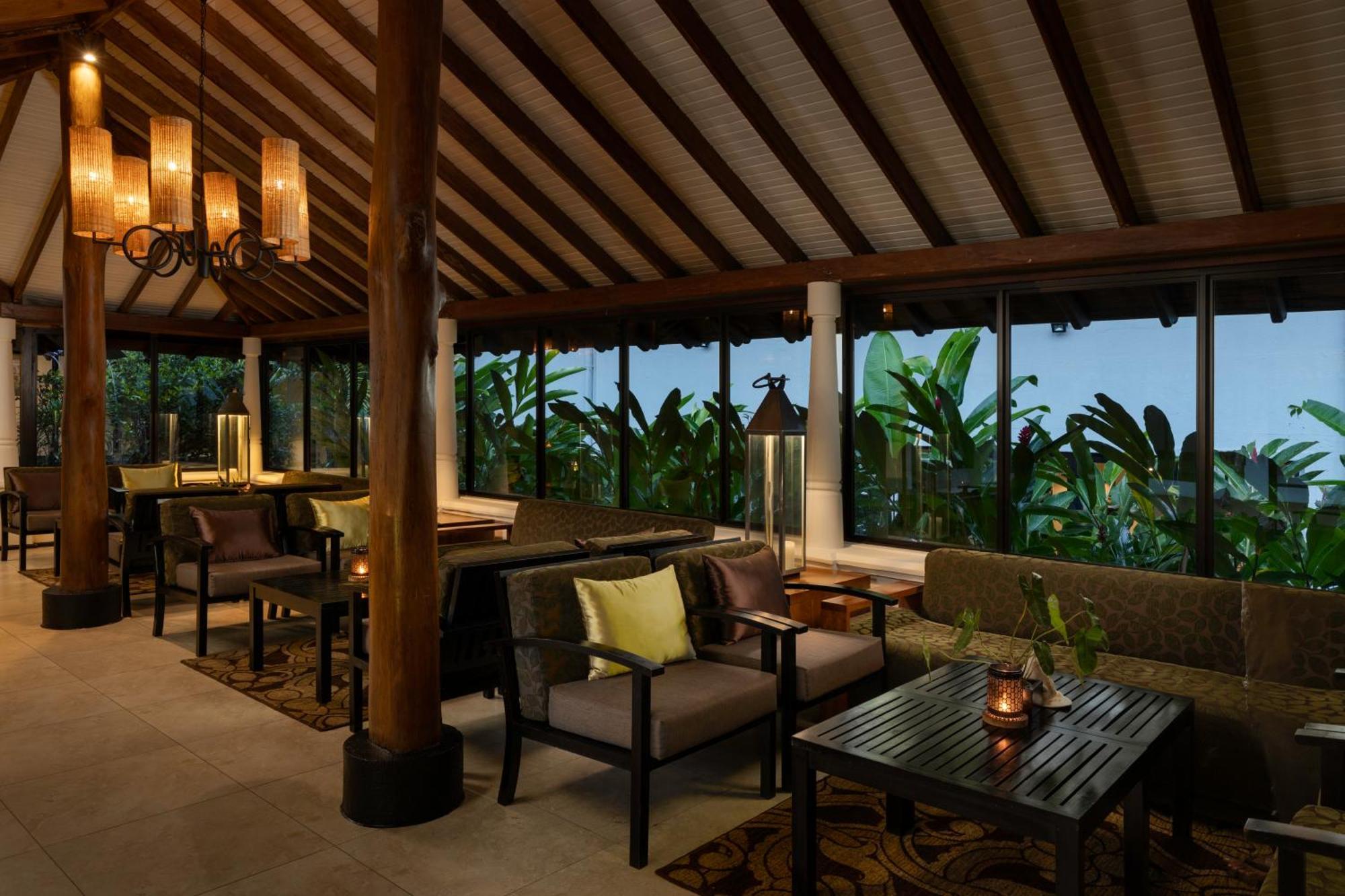 Ekho Surf Hotel Bentota Buitenkant foto