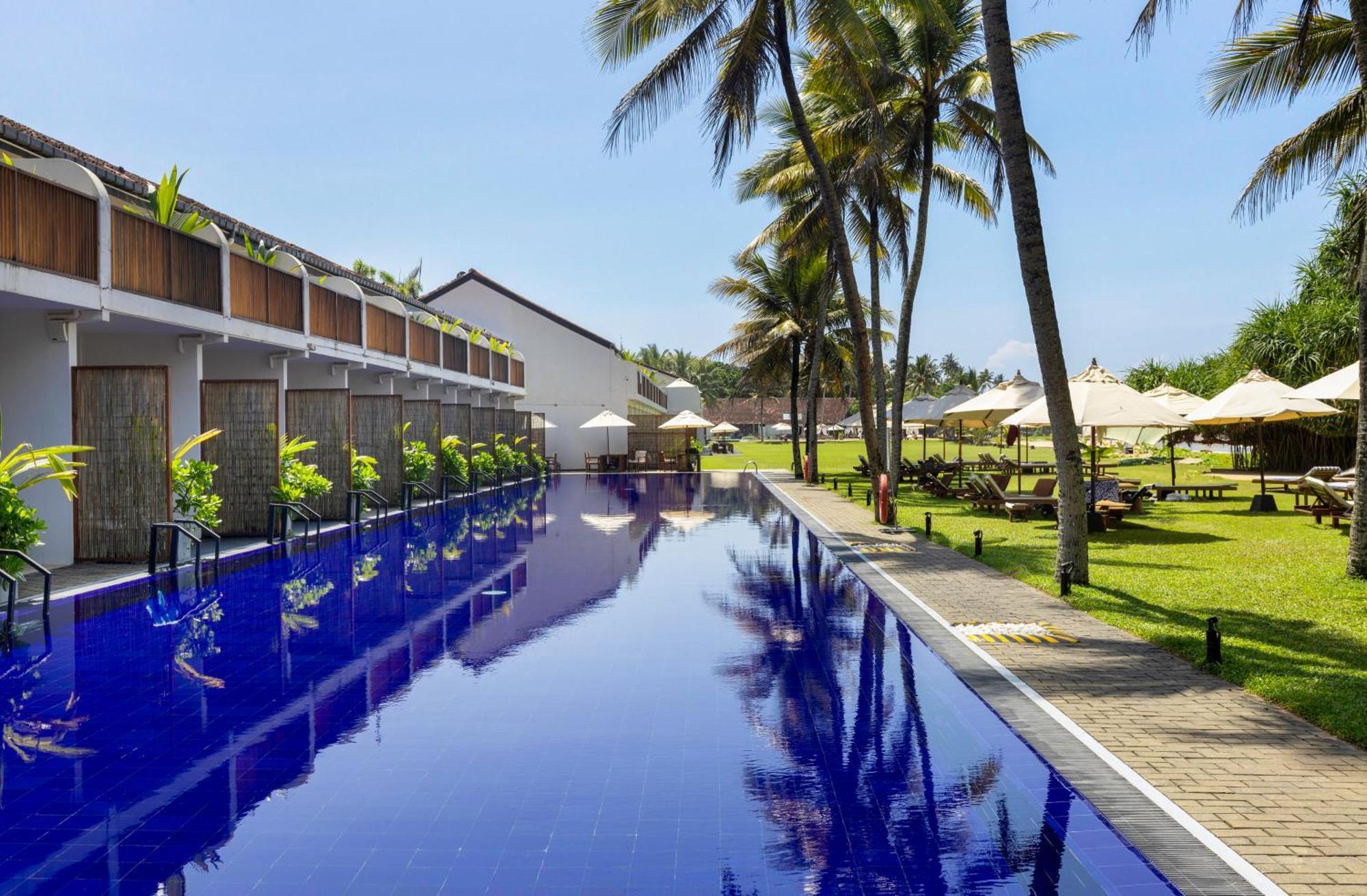 Ekho Surf Hotel Bentota Buitenkant foto