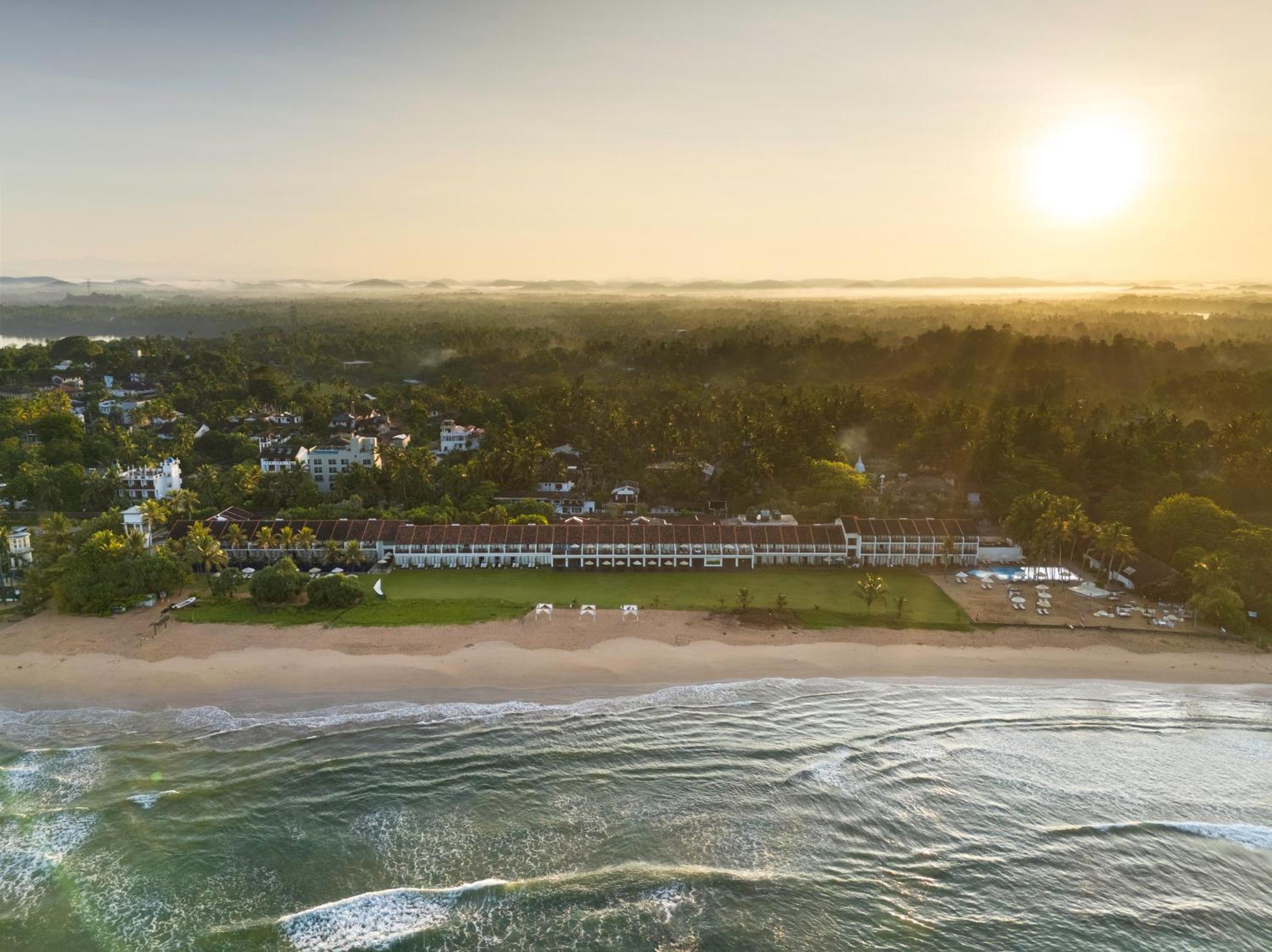 Ekho Surf Hotel Bentota Buitenkant foto
