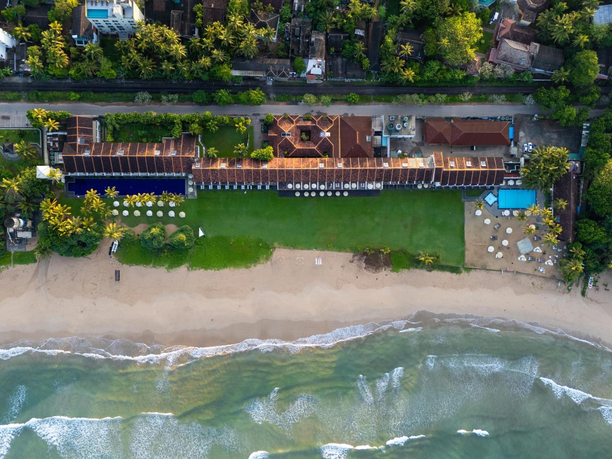 Ekho Surf Hotel Bentota Buitenkant foto