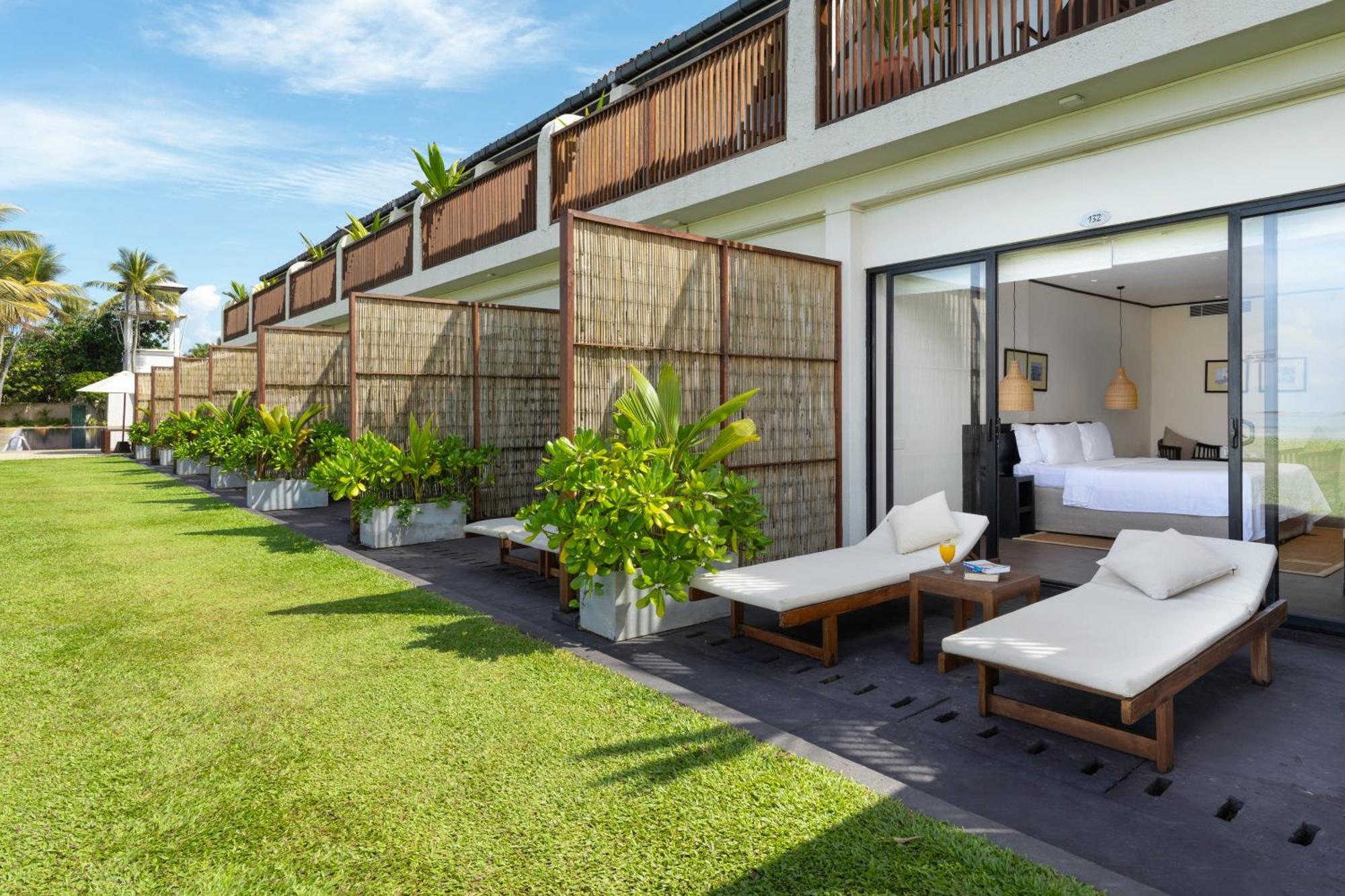 Ekho Surf Hotel Bentota Buitenkant foto