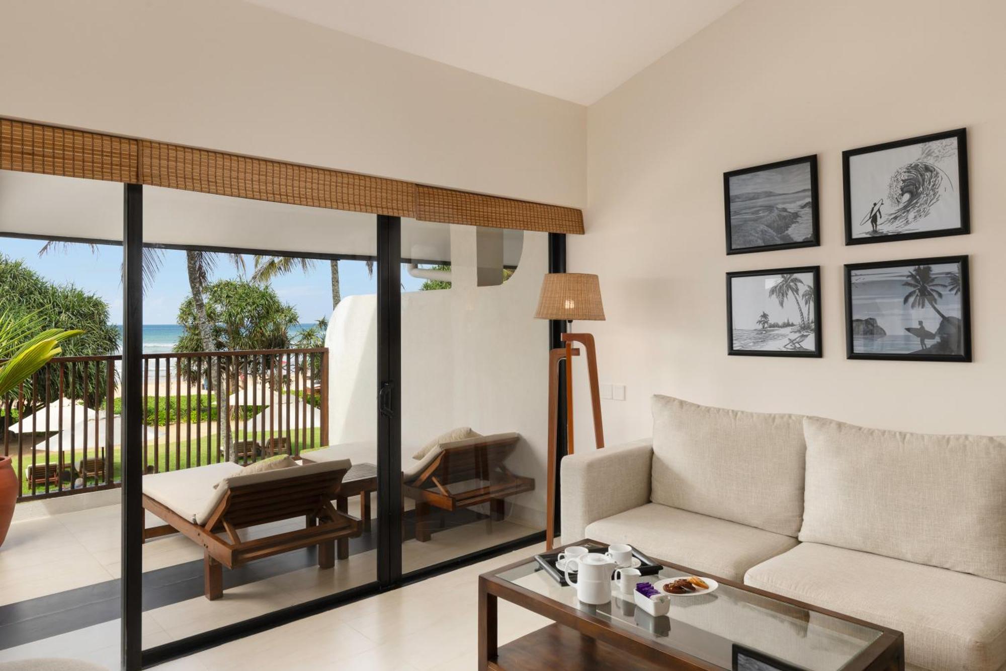 Ekho Surf Hotel Bentota Buitenkant foto