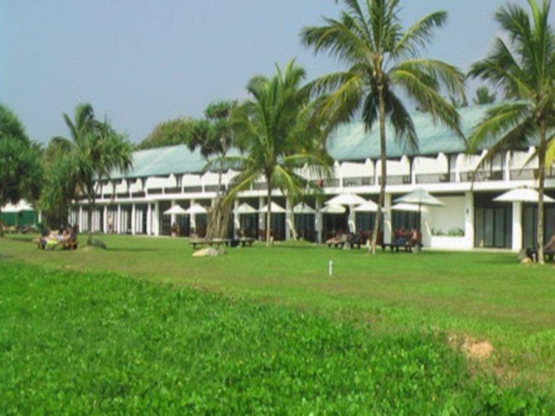 Ekho Surf Hotel Bentota Buitenkant foto