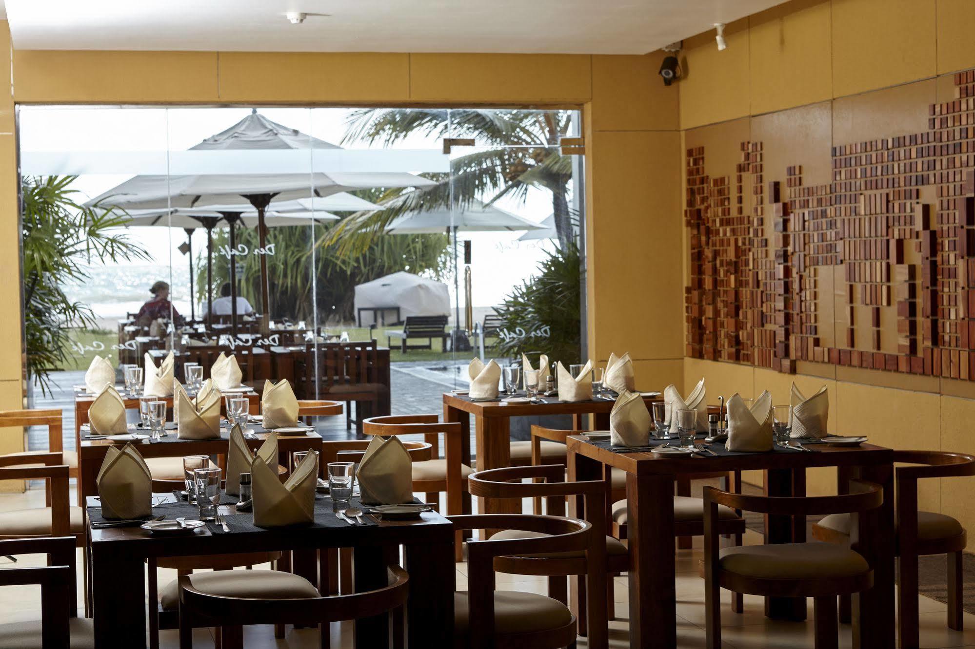 Ekho Surf Hotel Bentota Buitenkant foto